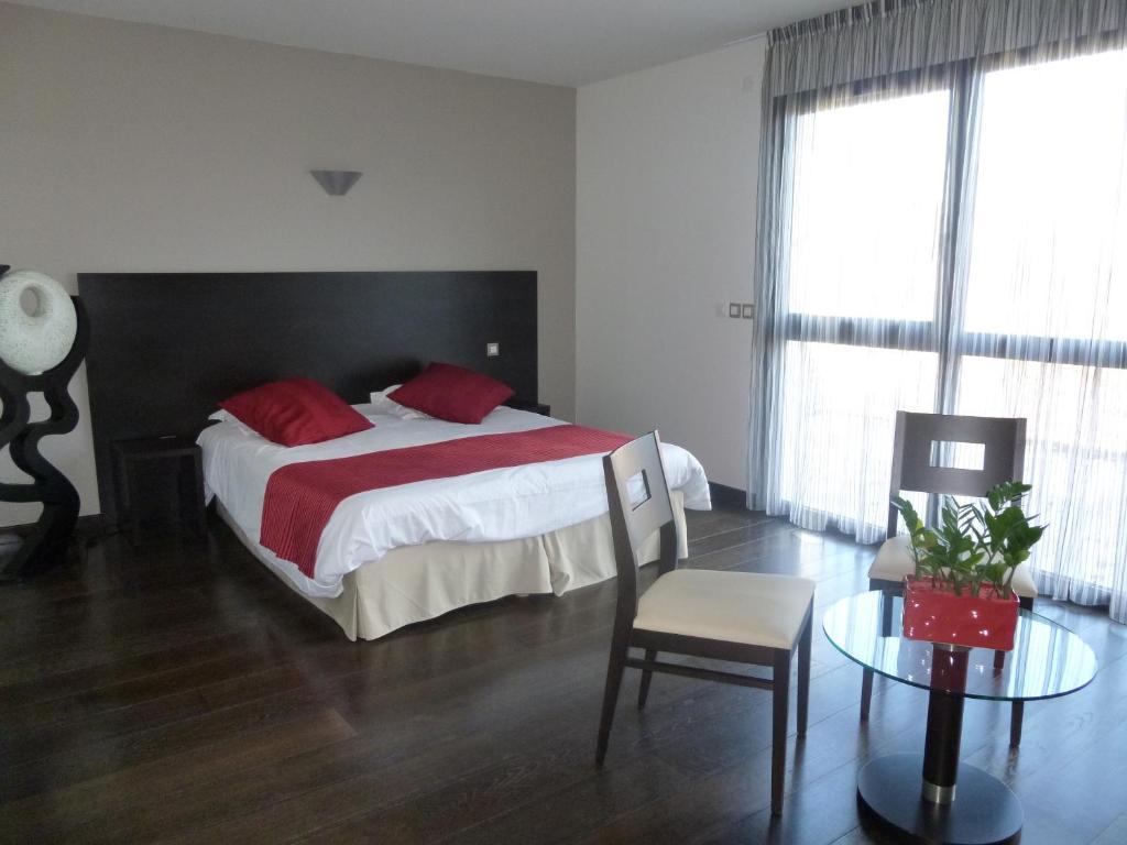 Belleville-sur-Loire Logis Hotel Terre De Loire חדר תמונה