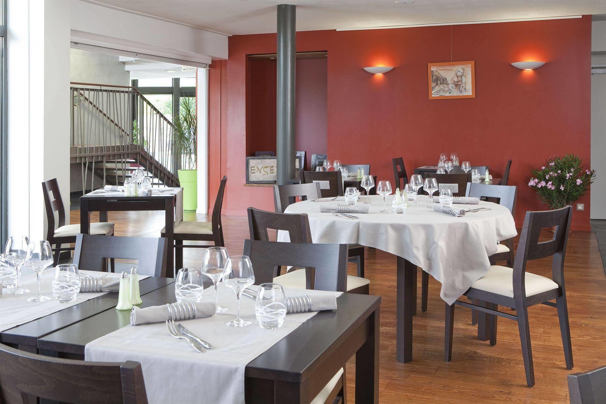 Belleville-sur-Loire Logis Hotel Terre De Loire מראה חיצוני תמונה