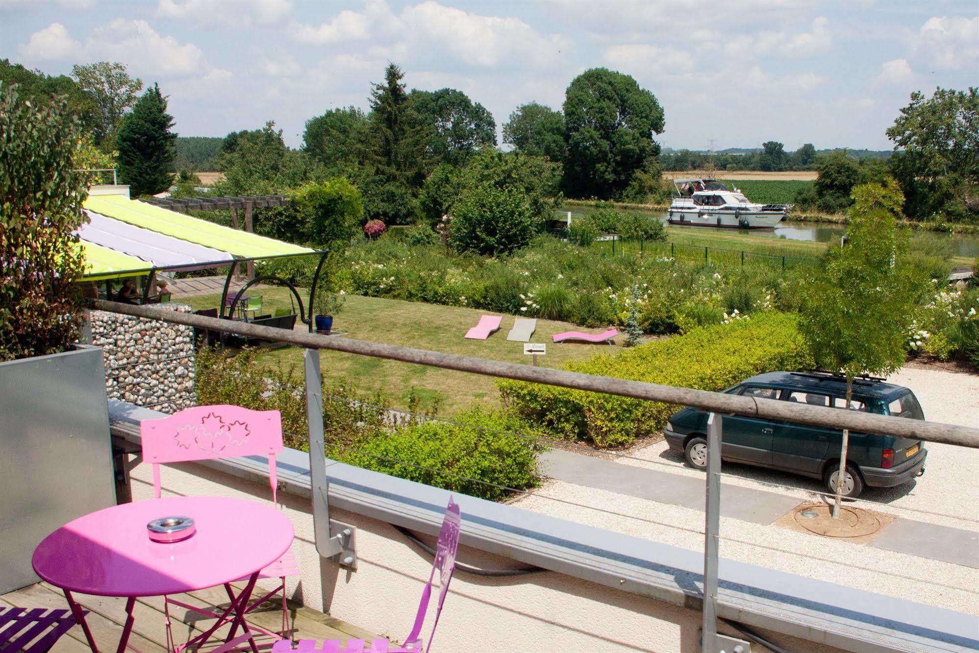 Belleville-sur-Loire Logis Hotel Terre De Loire מראה חיצוני תמונה